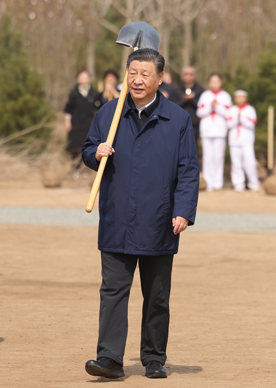 2024年4月3日，習(xí)近平總書記來到北京市通州區(qū)潞城鎮(zhèn)參加首都義務(wù)植樹活動。