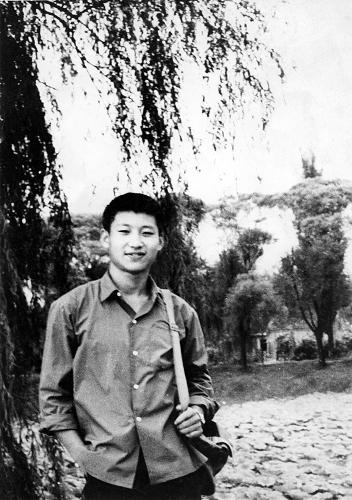 這是1972年，插隊回京探親時的習近平。